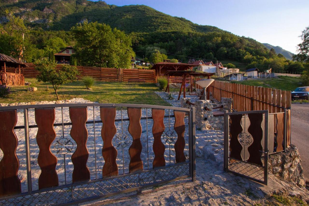 Smestaj Popovic Perucac Exterior foto